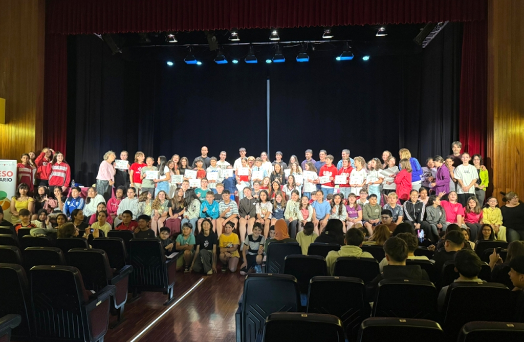 M�s de 800 escolares de Primaria y Secundaria realizan propuestas en el Pleno Joven 2025/2026